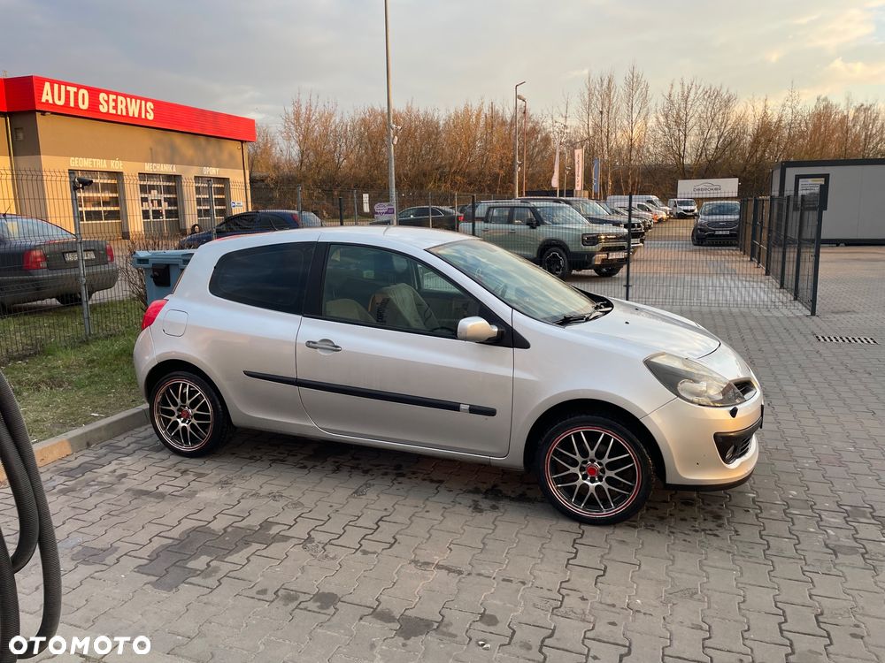 Renault Clio 1.6 16V Extreme - 11