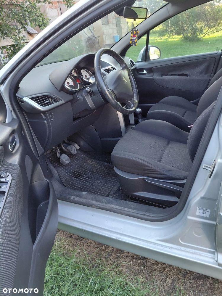 Peugeot 207 1.4 Trendy - 4