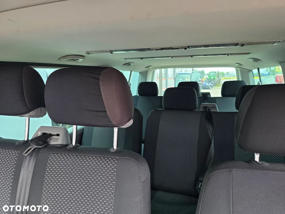 Volkswagen Caravelle - 12
