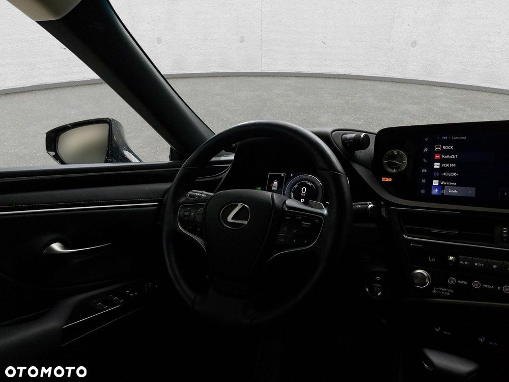Lexus ES - 10