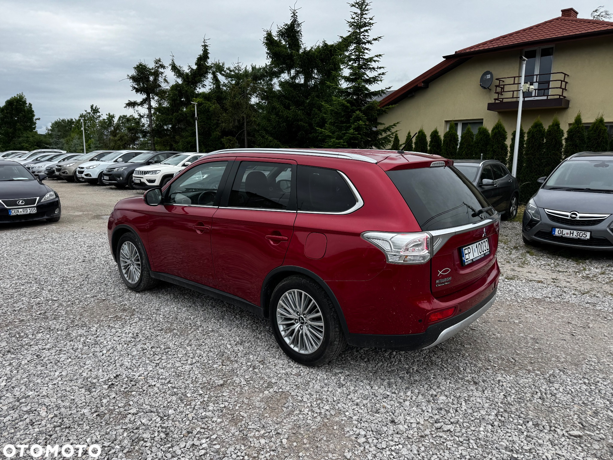 Mitsubishi Outlander 2.0 Instyle + 4WD CVT - 16