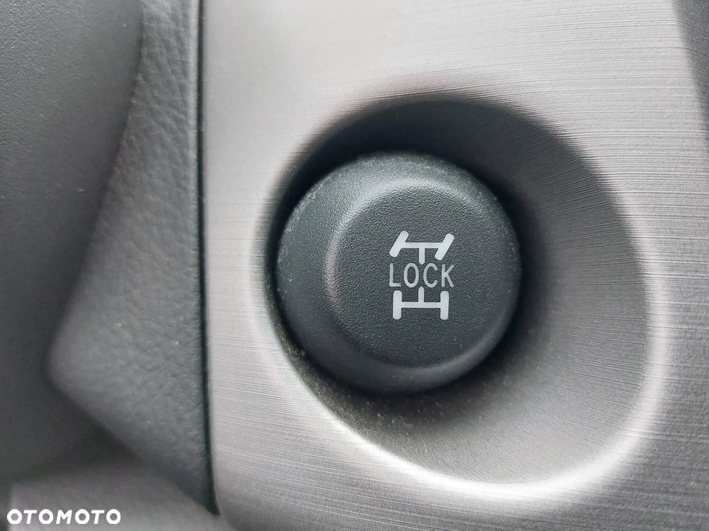 Toyota RAV4 2.0 VVT-i Premium - 11