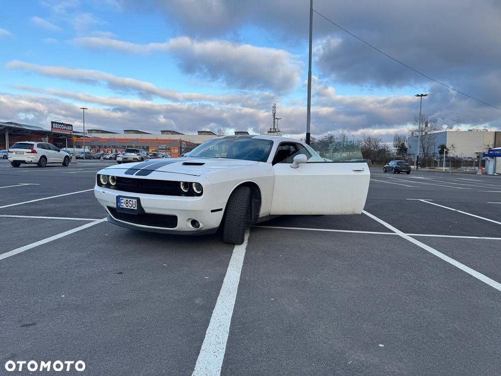 Dodge Challenger - 1