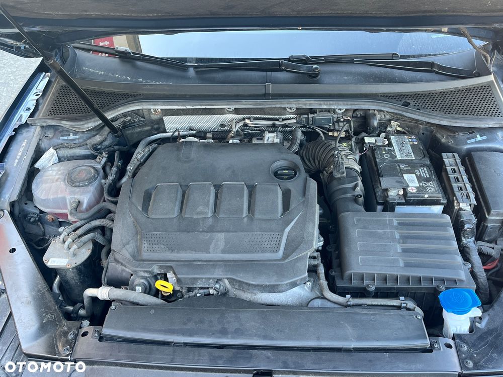 Volkswagen Passat 2.0 TDI SCR DSG Conceptline - 13