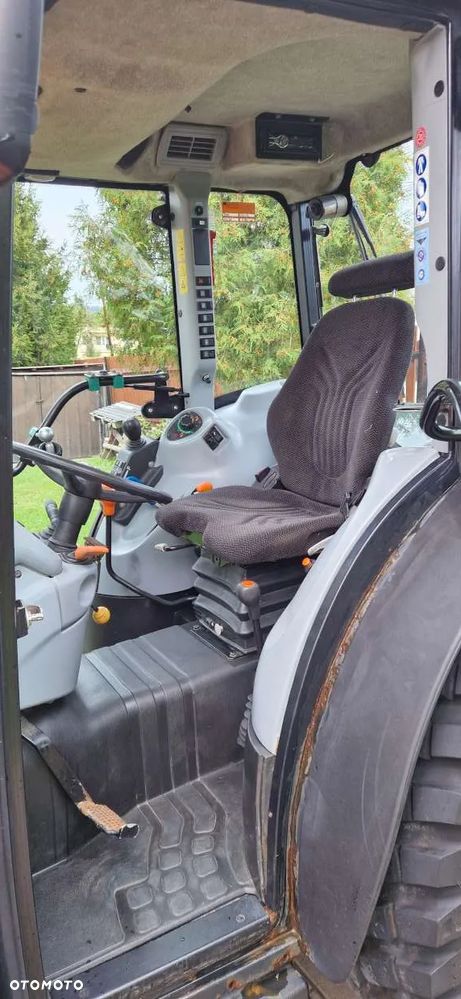 New Holland T4030F - 11
