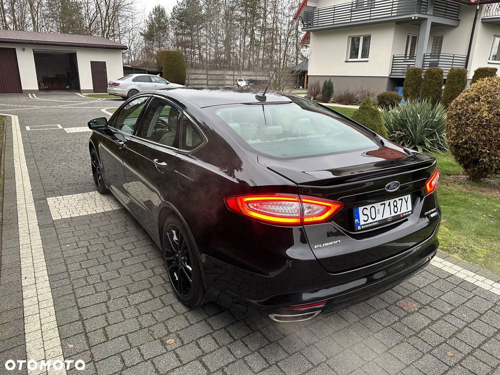 Ford Fusion 2.0 EcoBoost Titanium - 4