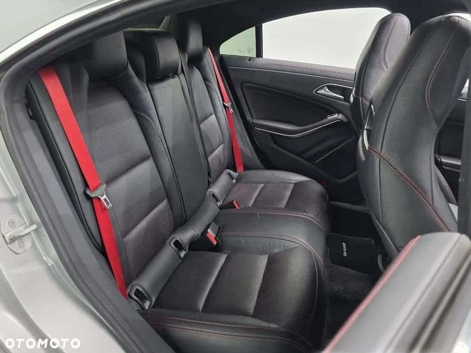 Mercedes-Benz CLA AMG 45 4Matic 7G-DCT - 15