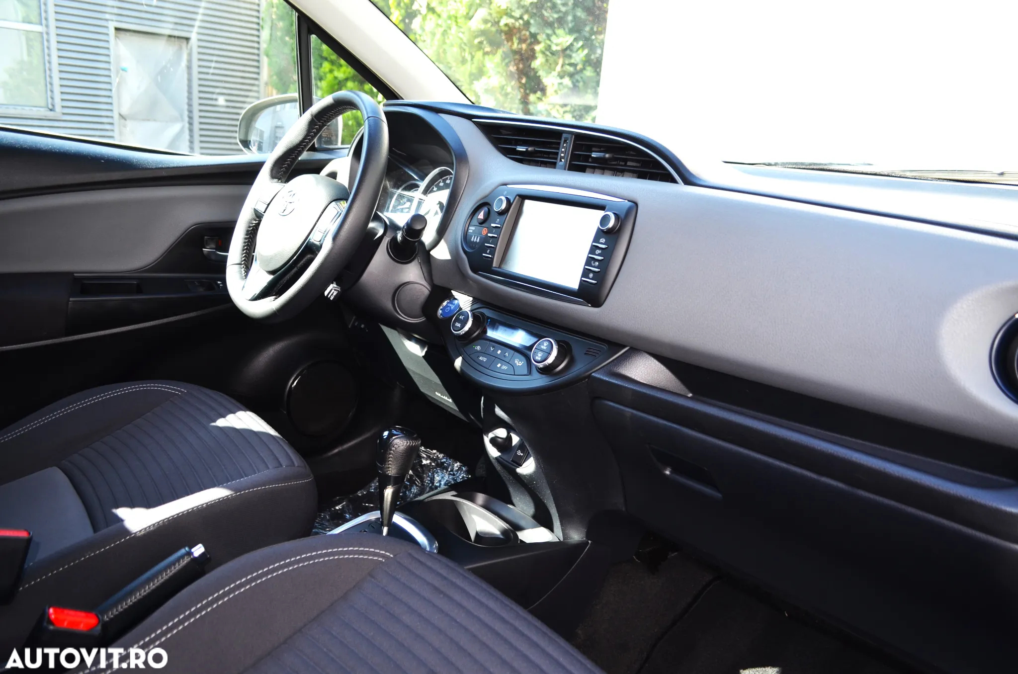 Toyota Yaris - 10