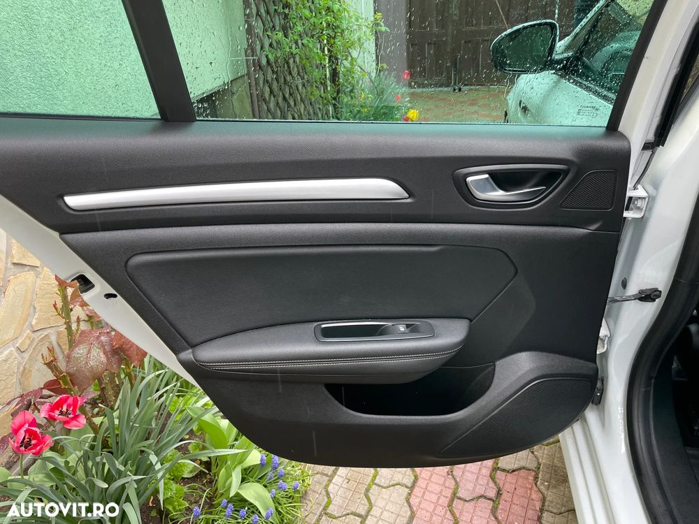 Renault Megane TCe 140 GPF Intens - 11