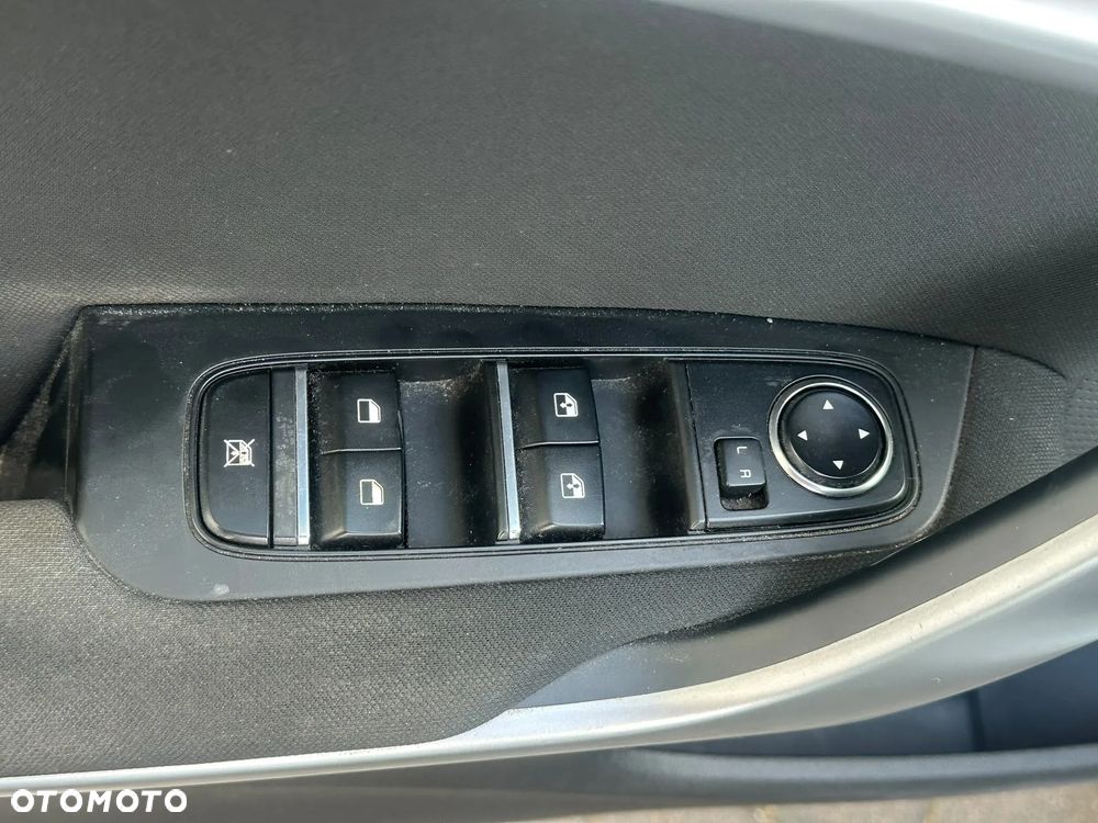 Kia Ceed - 11