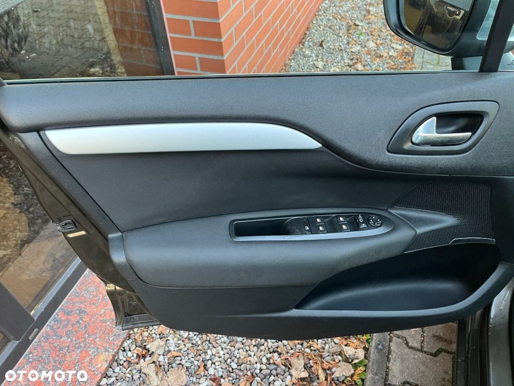 Citroën C4 1.6 VTi SX - 15