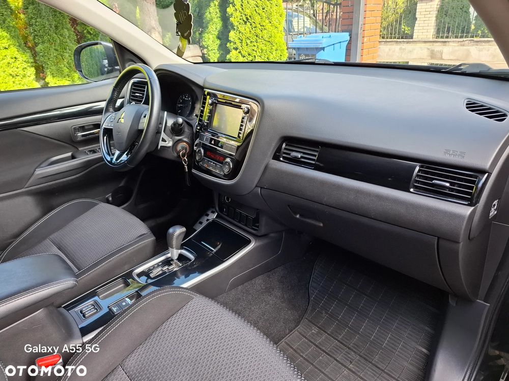 Mitsubishi Outlander 2.0 Intense 2WD CVT - 16