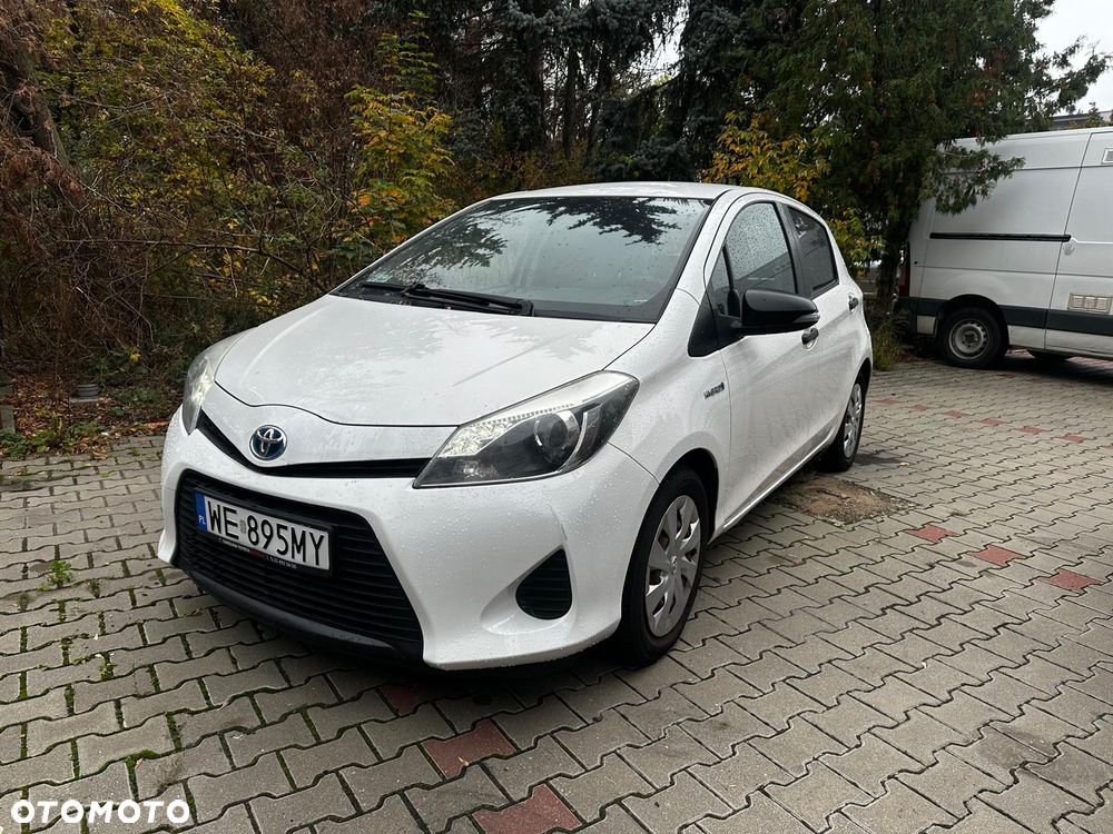 Toyota Yaris Hybrid 100 Premium - 17