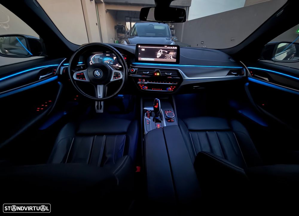 BMW 530 e Pack Desportivo M - 2