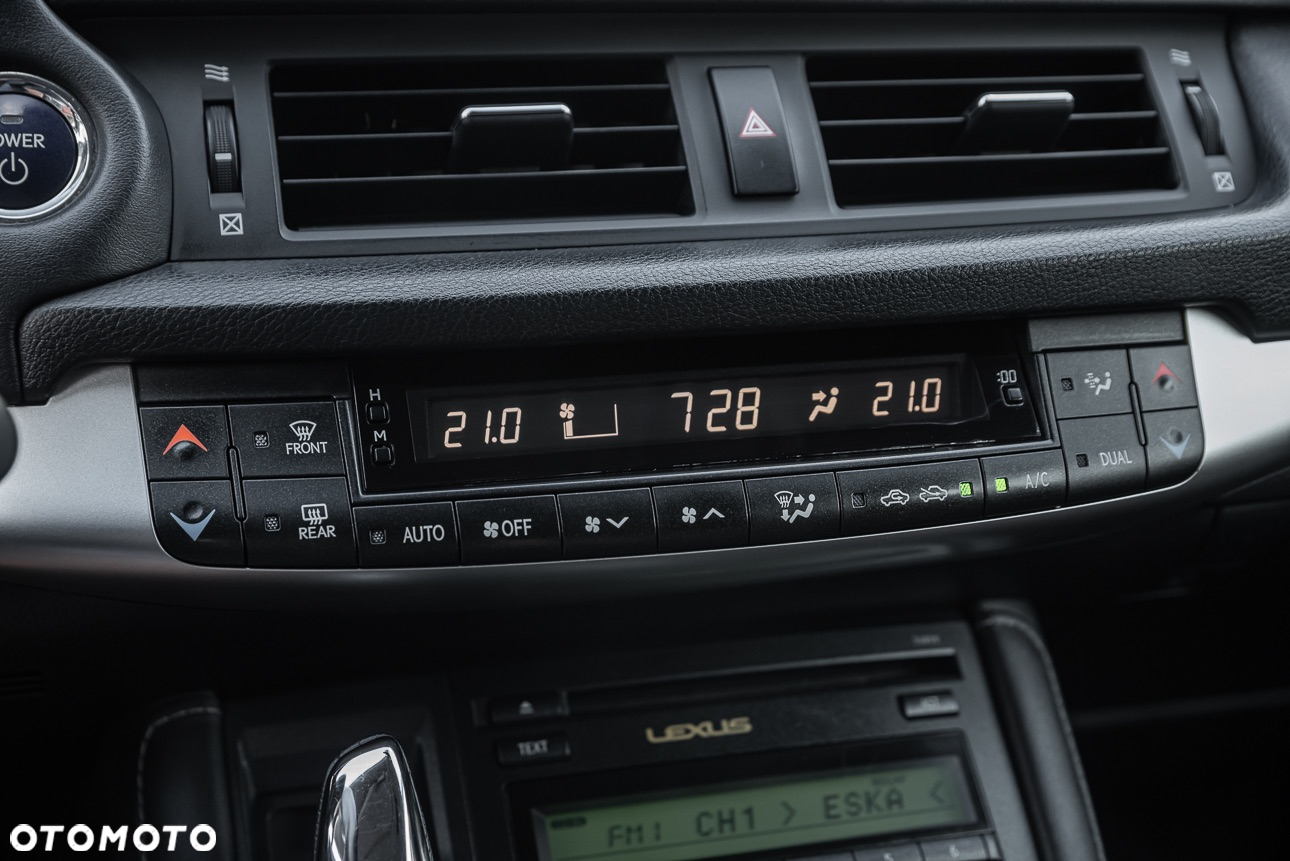 Lexus CT 200h Dynamic Line - 13