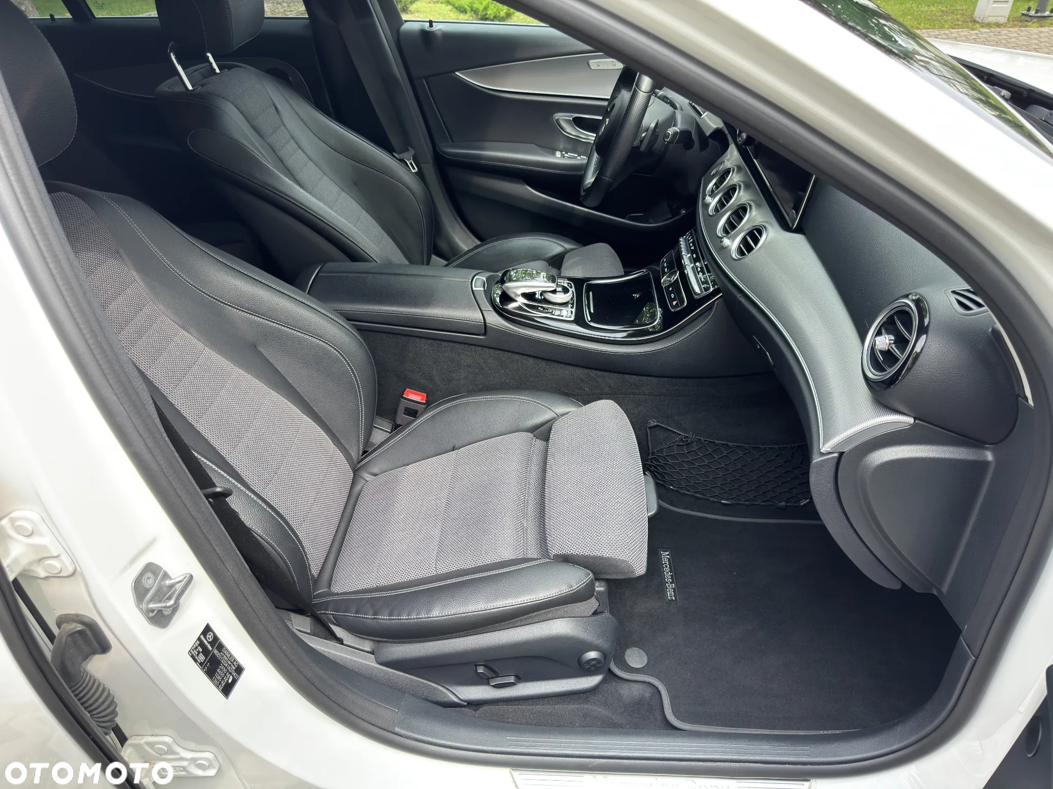 Mercedes-Benz Klasa E 220 d T 9G-TRONIC Avantgarde - 14