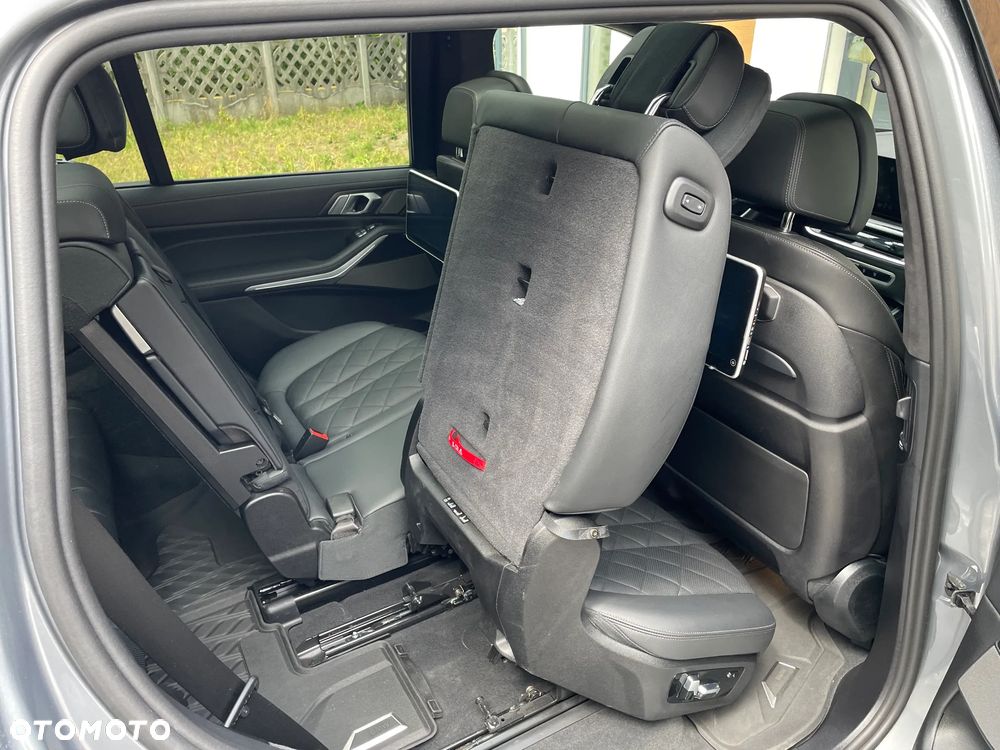 BMW X7 xDrive40i - 23