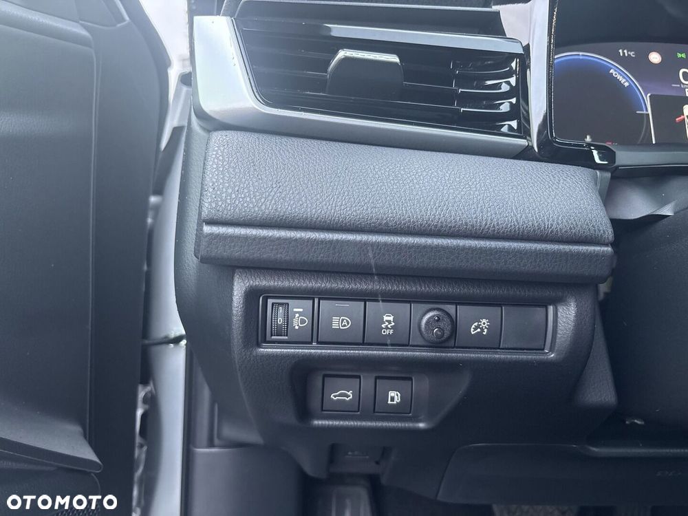 Toyota Camry - 18