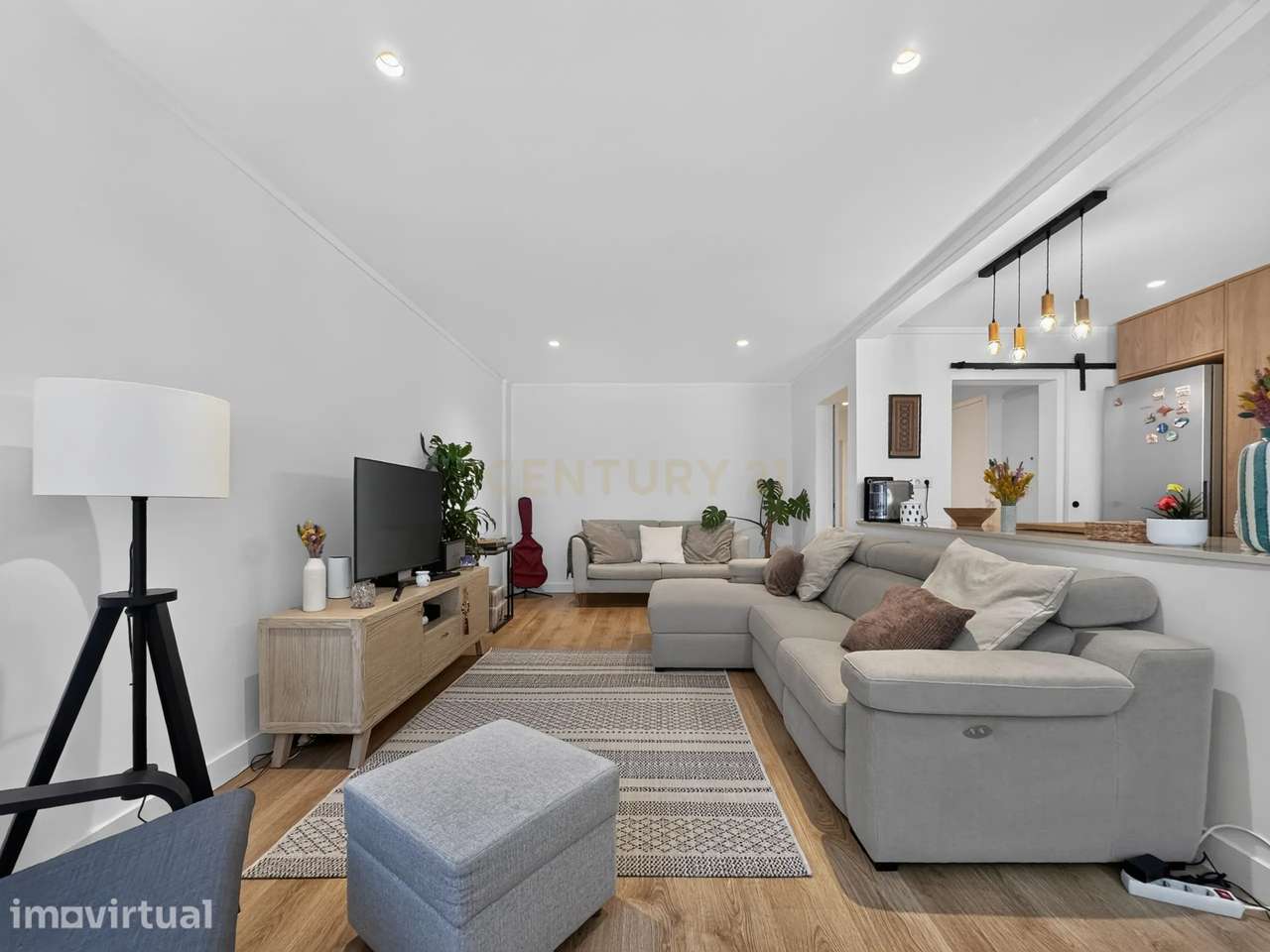 Apartamento T3 remodelado em Linda-a-Velha - Grande imagem: 5/38