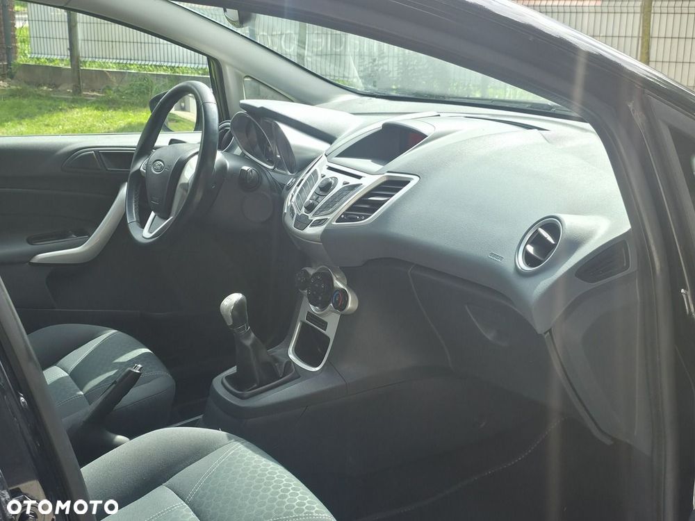 Ford Fiesta - 8