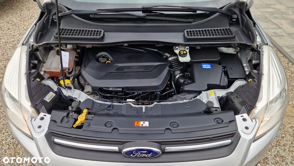 Ford Kuga 1.6 EcoBoost 2x4 Titanium - 34
