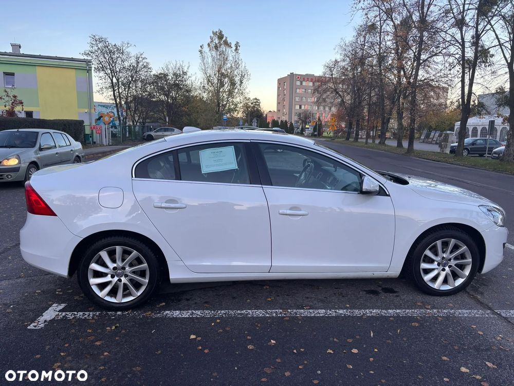 Volvo S60 D3 Momentum - 8