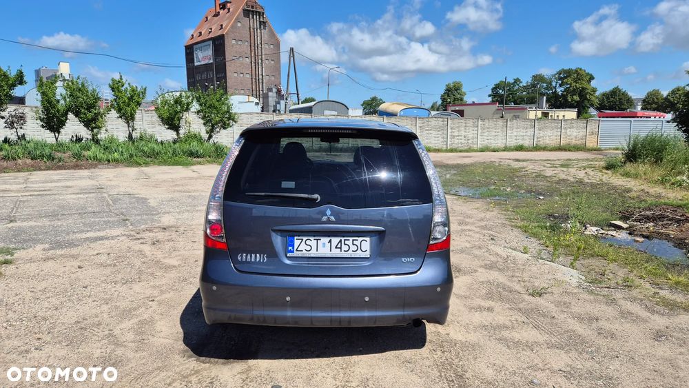 Mitsubishi Grandis 2008