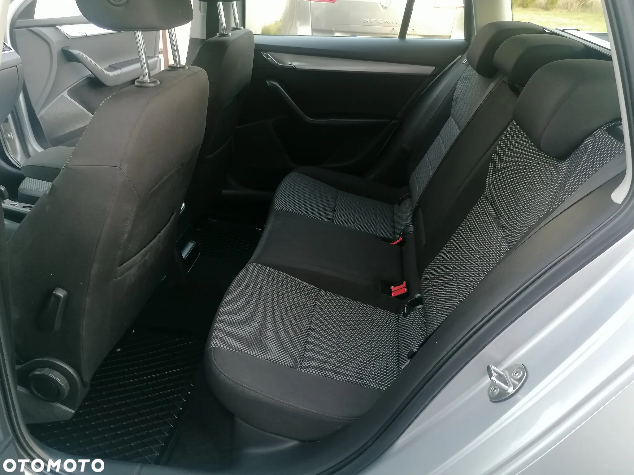 Skoda Octavia 2.0 TDI DSG Ambition - 11