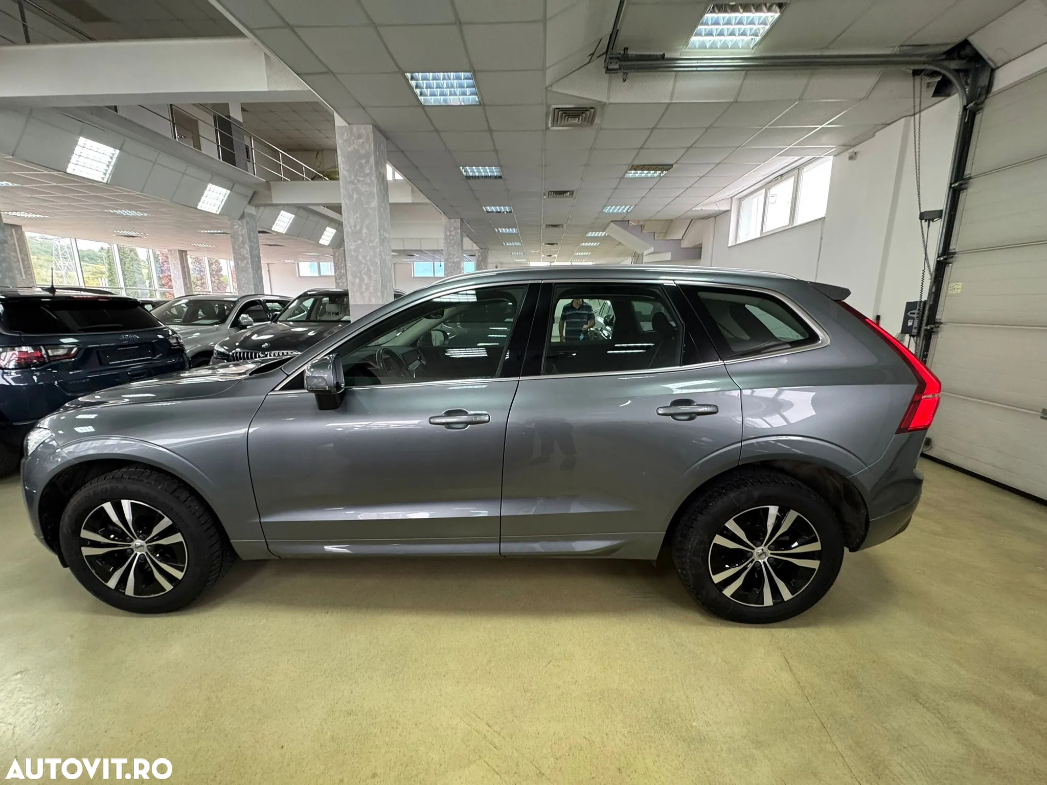 Volvo XC 60 B4 D AWD Geartronic Momentum Pro - 10