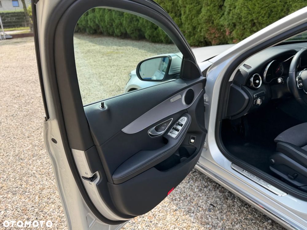 Mercedes-Benz Klasa C 180 9G-TRONIC Avantgarde - 18