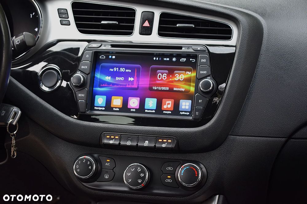 Kia Ceed 1.6 CRDi 128 Fifa World Cup Edition - 37