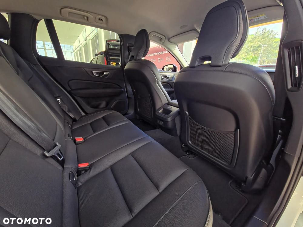 Volvo V60 B4 B Plus Dark - 17