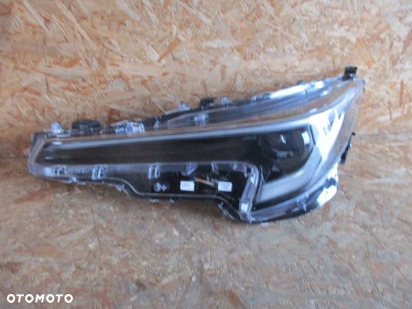 Toyota Corolla E210 E21 2022 Lampy przednie