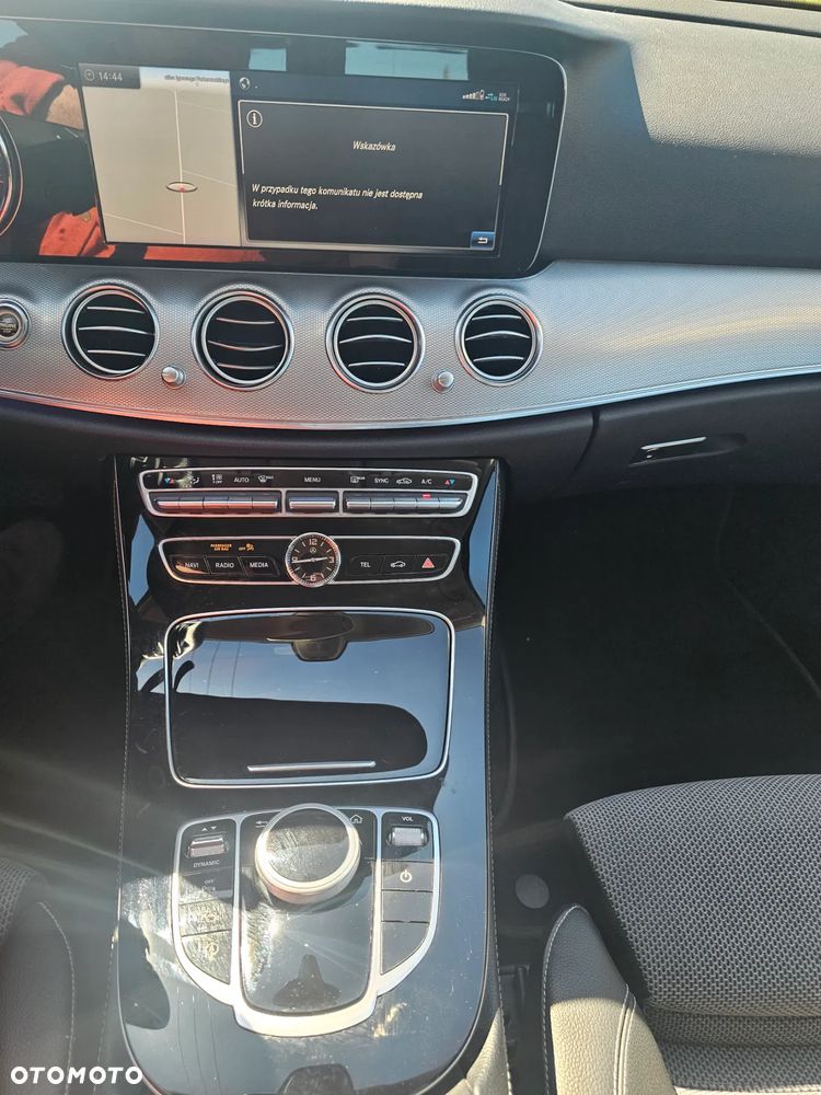 Mercedes-Benz Klasa E 220 d 9G-TRONIC - 12