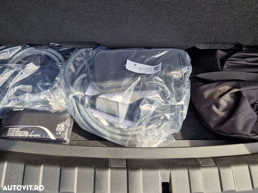 BMW Seria 3 320e AT PHEV - 30