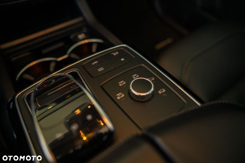 Mercedes-Benz GLE - 19