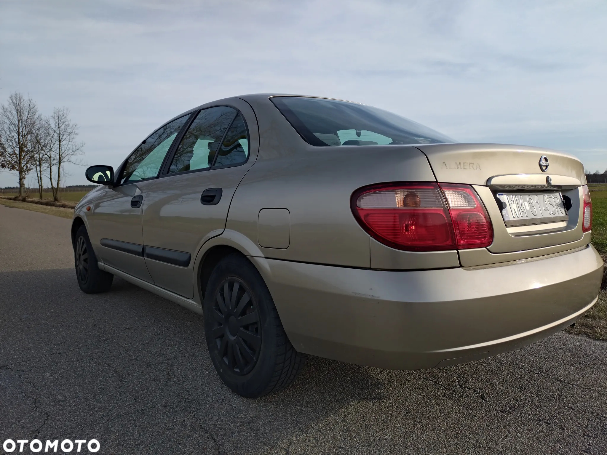 Nissan Almera - 4