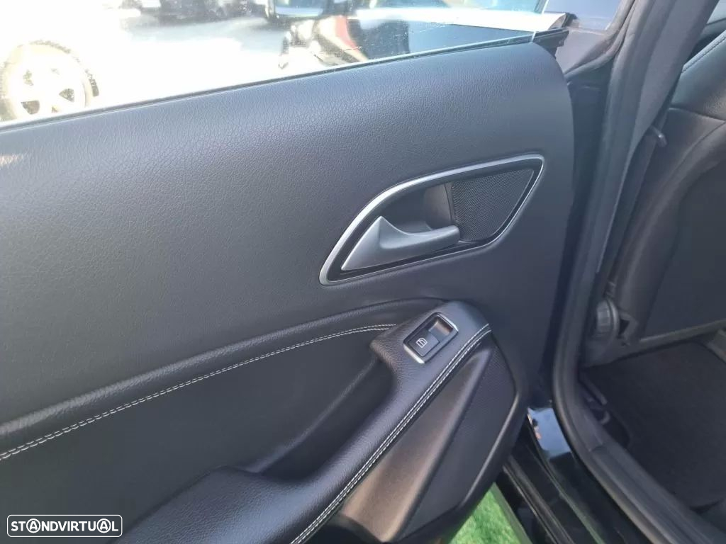 Mercedes-Benz CLA 220 d Aut. - 19