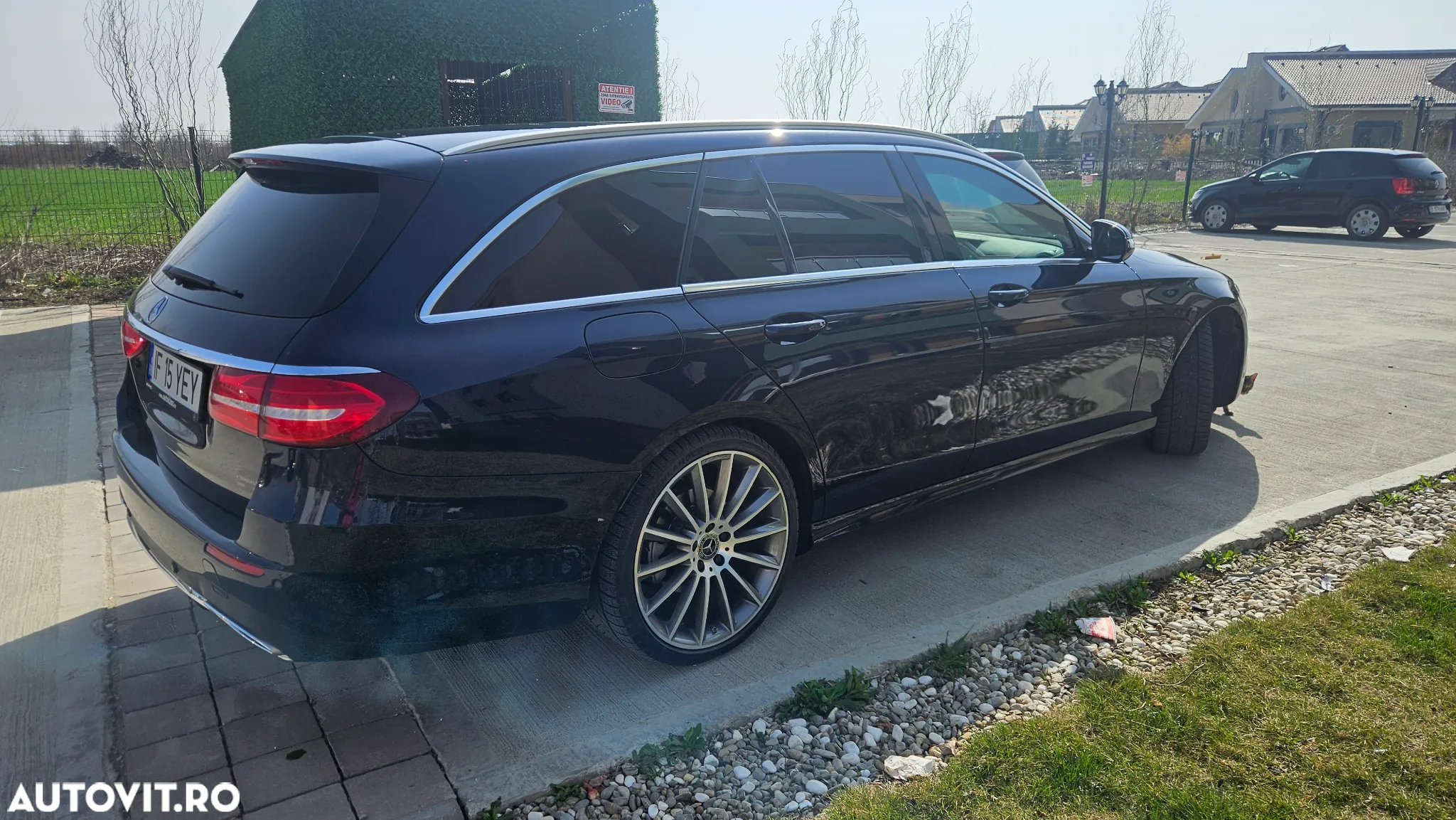 Mercedes-Benz E 220 d T 9G-TRONIC AMG Line - 5