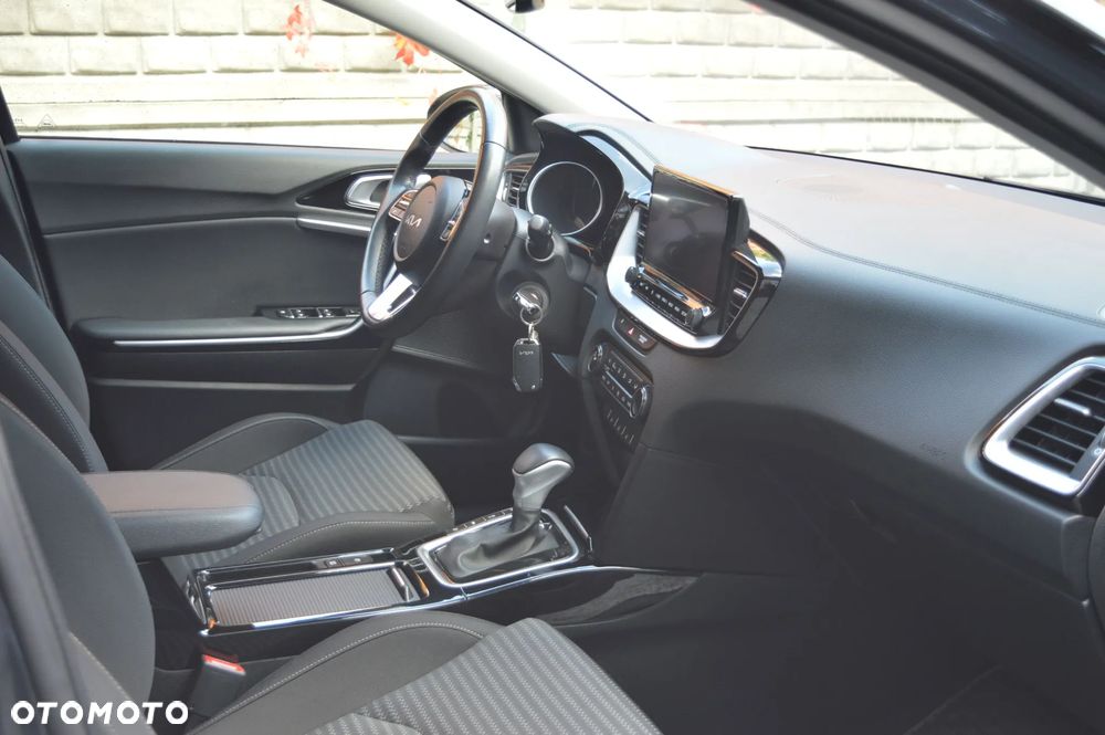 Kia Ceed 1.5 T-GDI Business Line Plus DCT - 14