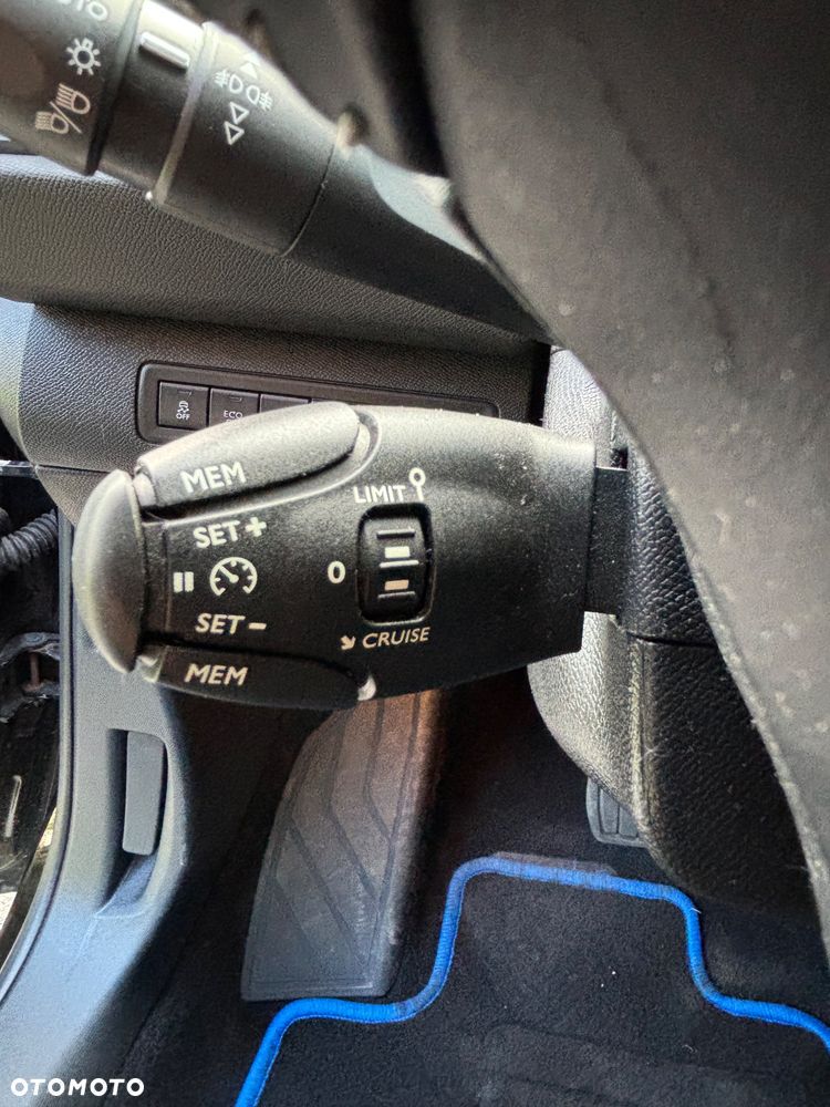 Peugeot 308 BlueHDi FAP 150 EAT6 Stop & Start Allure - 29
