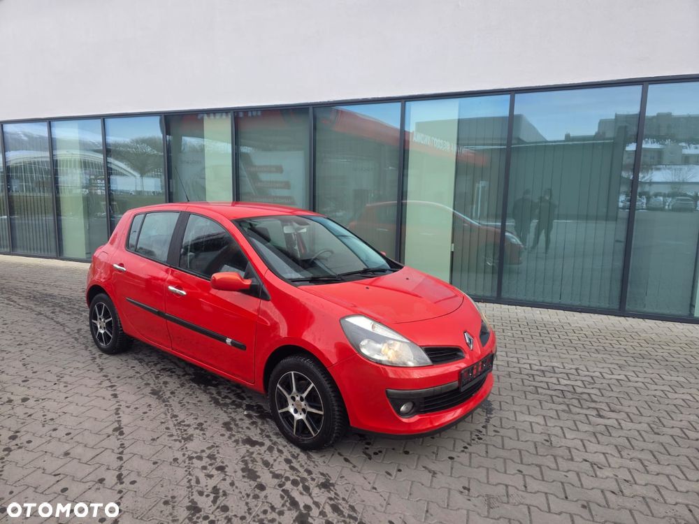 Renault Clio 1.2 16V Luxe Dynamique - 1