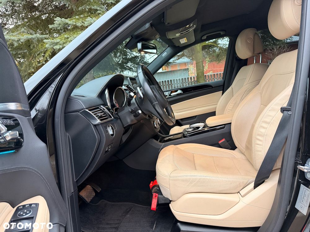 Mercedes-Benz GLS - 11
