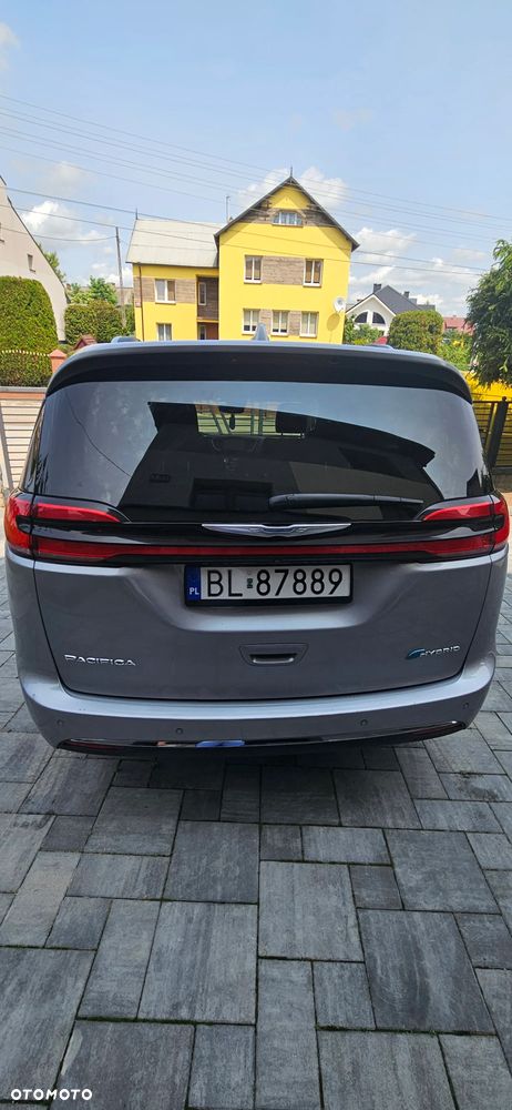 Chrysler Pacifica - 4