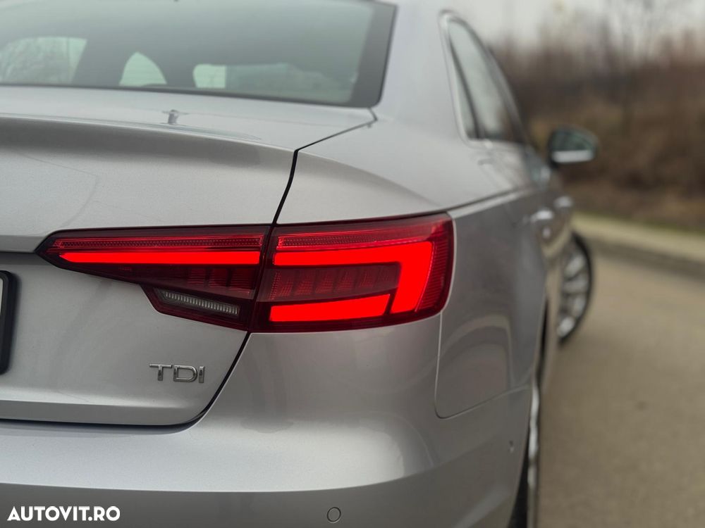 Audi A4 2.0 TDI DPF multitronic S line Sportpaket - 12