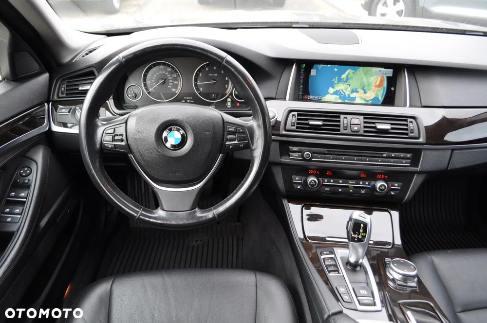BMW Seria 5 528i xDrive Sport-Aut Modern Line - 28