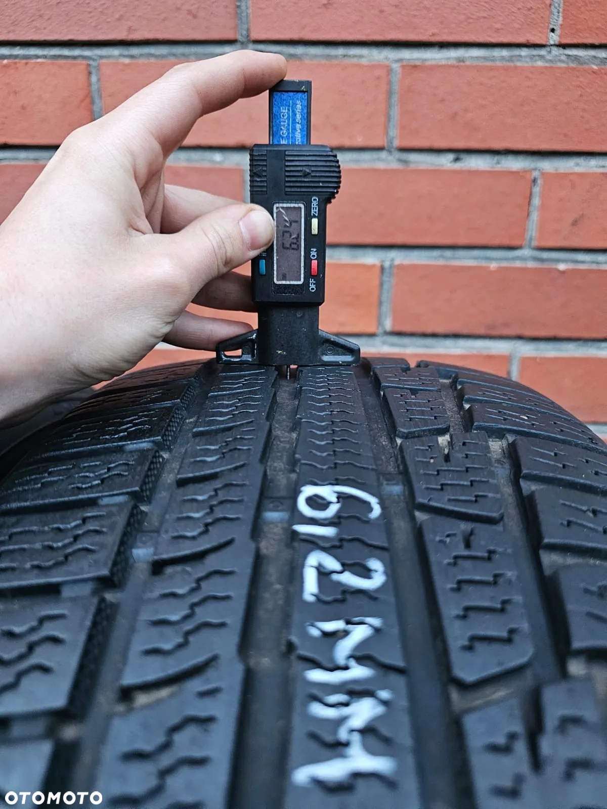 (O75) 215/50R17 95V XL 4,3-6,2mm 15r / Nokian WR A3 - 7