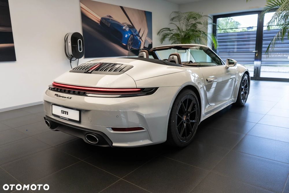 Porsche 911 Carrera 4S - 38