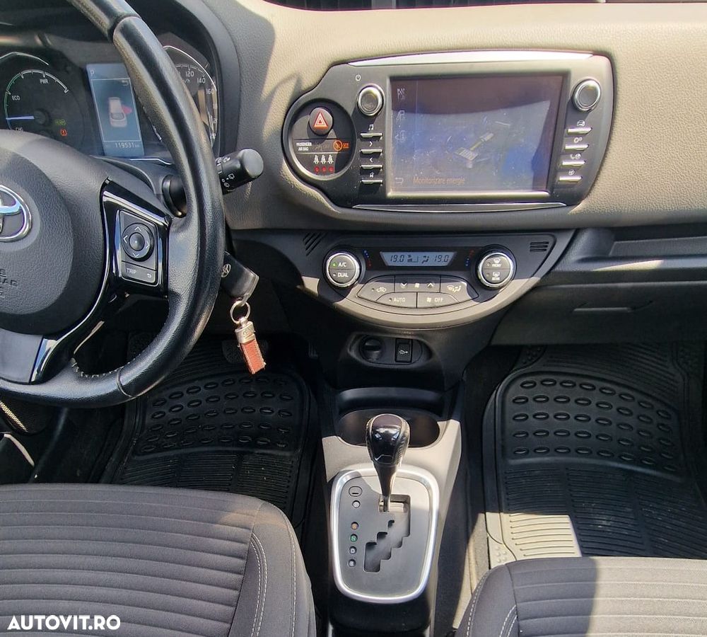 TOYOTA Yaris 2018 — imagine 9