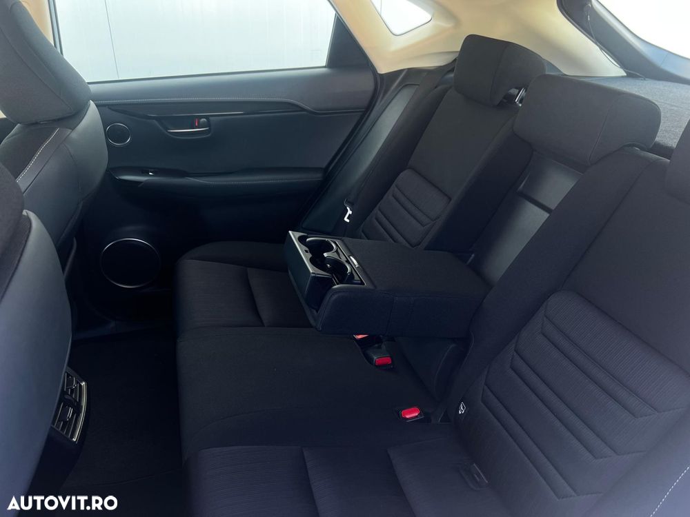 Lexus Seria NX - 27
